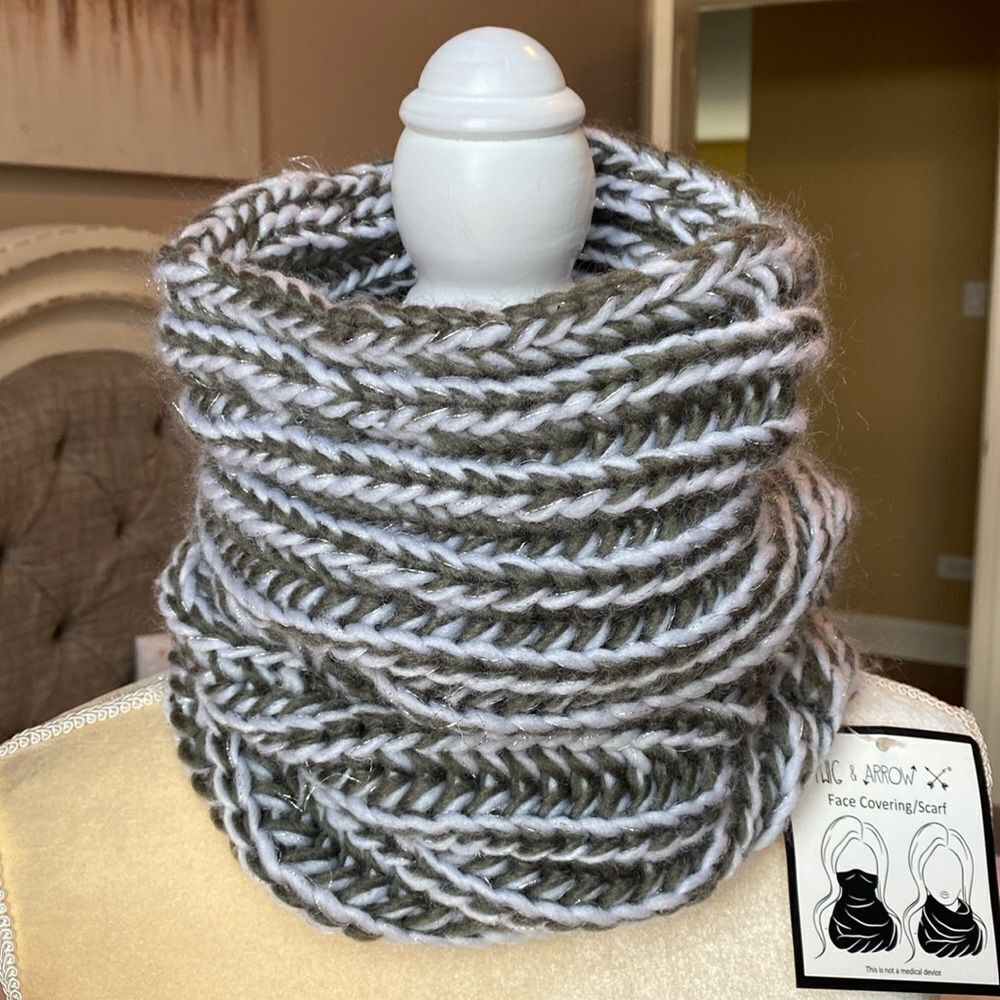 ❤️NWT Twig & Arrow Circle Scarf❤️